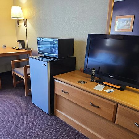 Fossil Creek Hotel & Suites Russell Zewnętrze zdjęcie