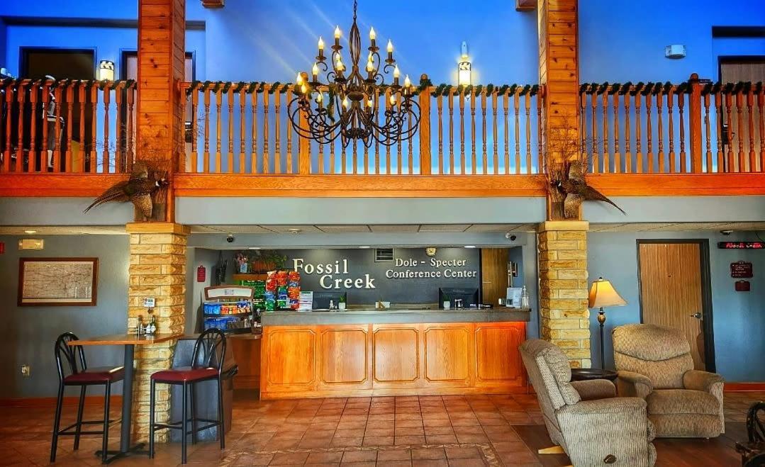 Fossil Creek Hotel & Suites Russell Zewnętrze zdjęcie