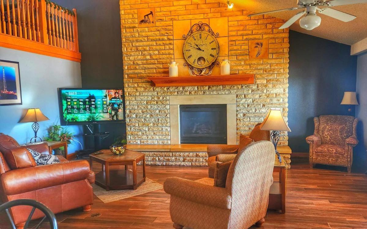 Fossil Creek Hotel & Suites Russell Zewnętrze zdjęcie