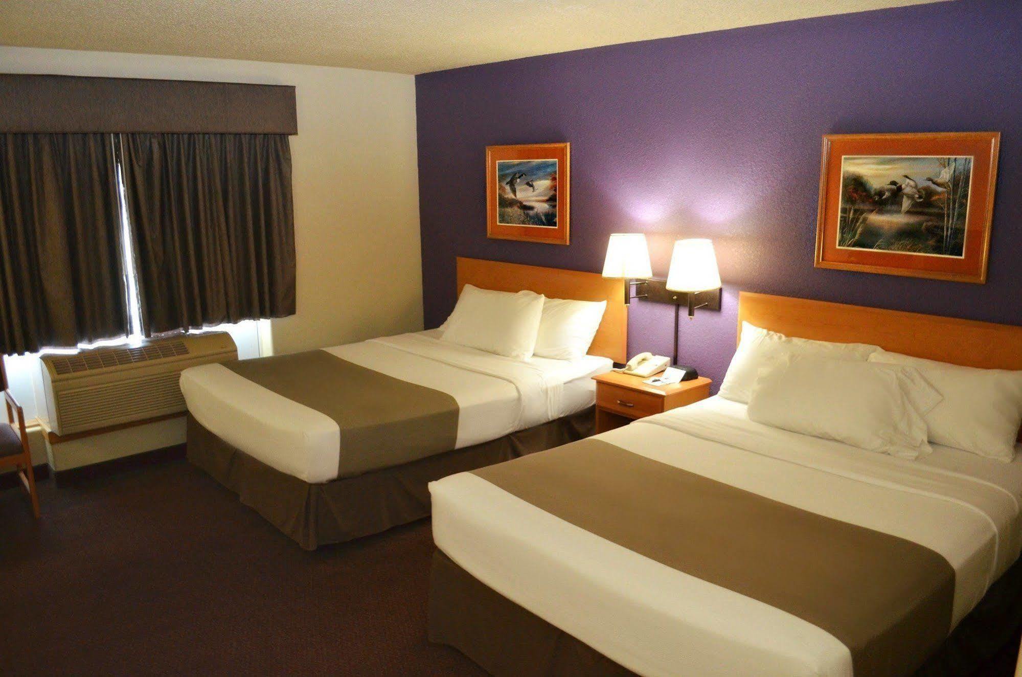 Fossil Creek Hotel & Suites Russell Zewnętrze zdjęcie