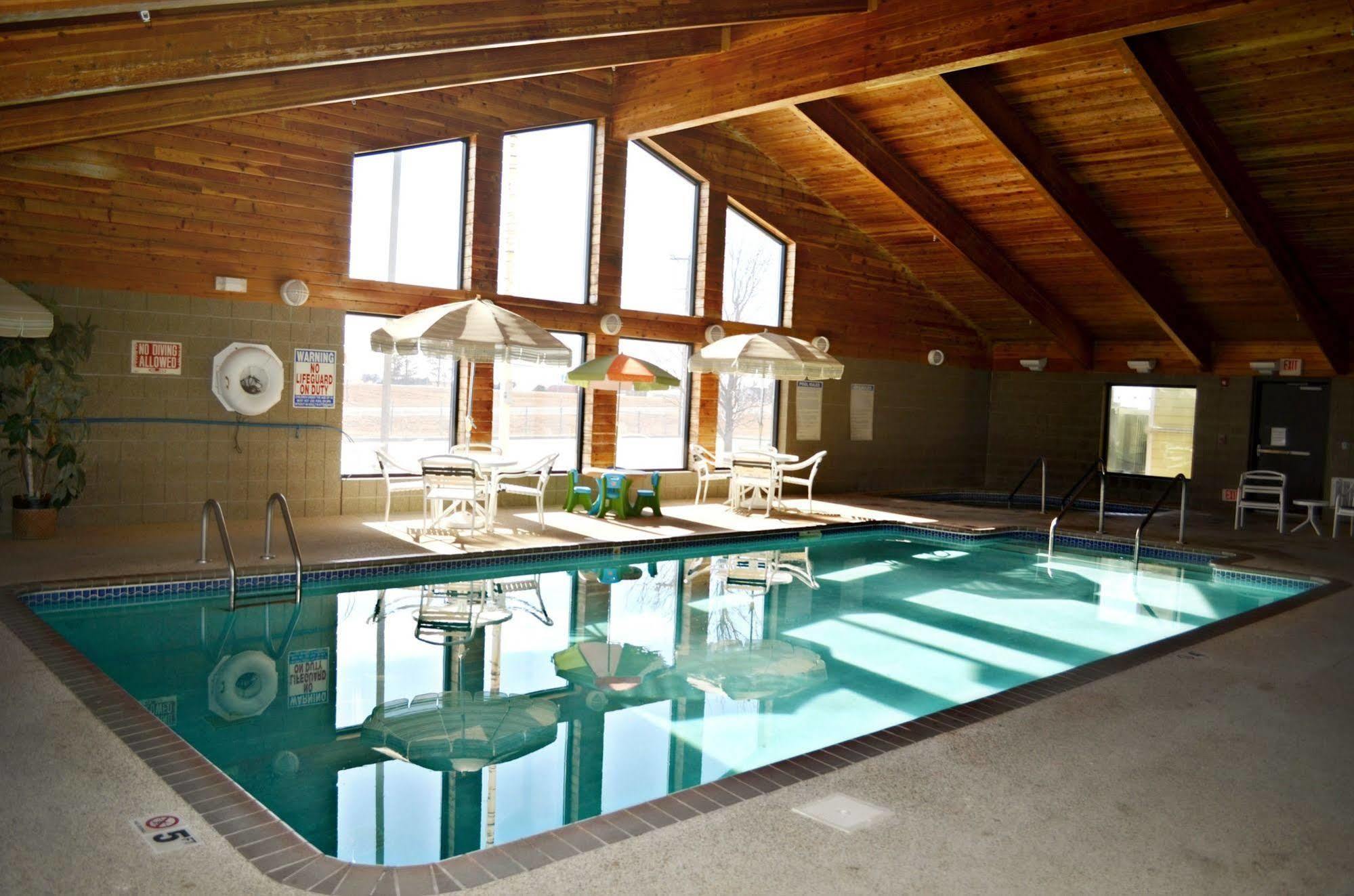 Fossil Creek Hotel & Suites Russell Zewnętrze zdjęcie