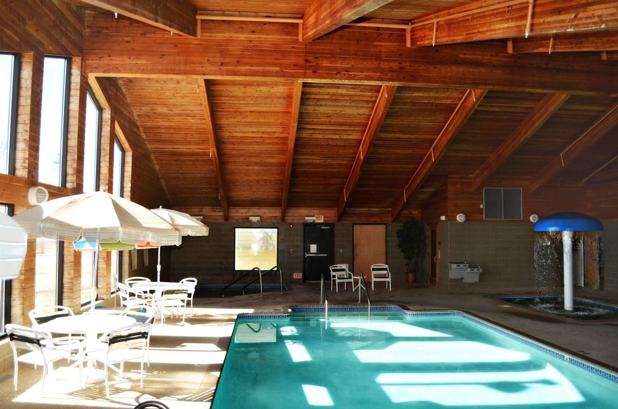 Fossil Creek Hotel & Suites Russell Zewnętrze zdjęcie